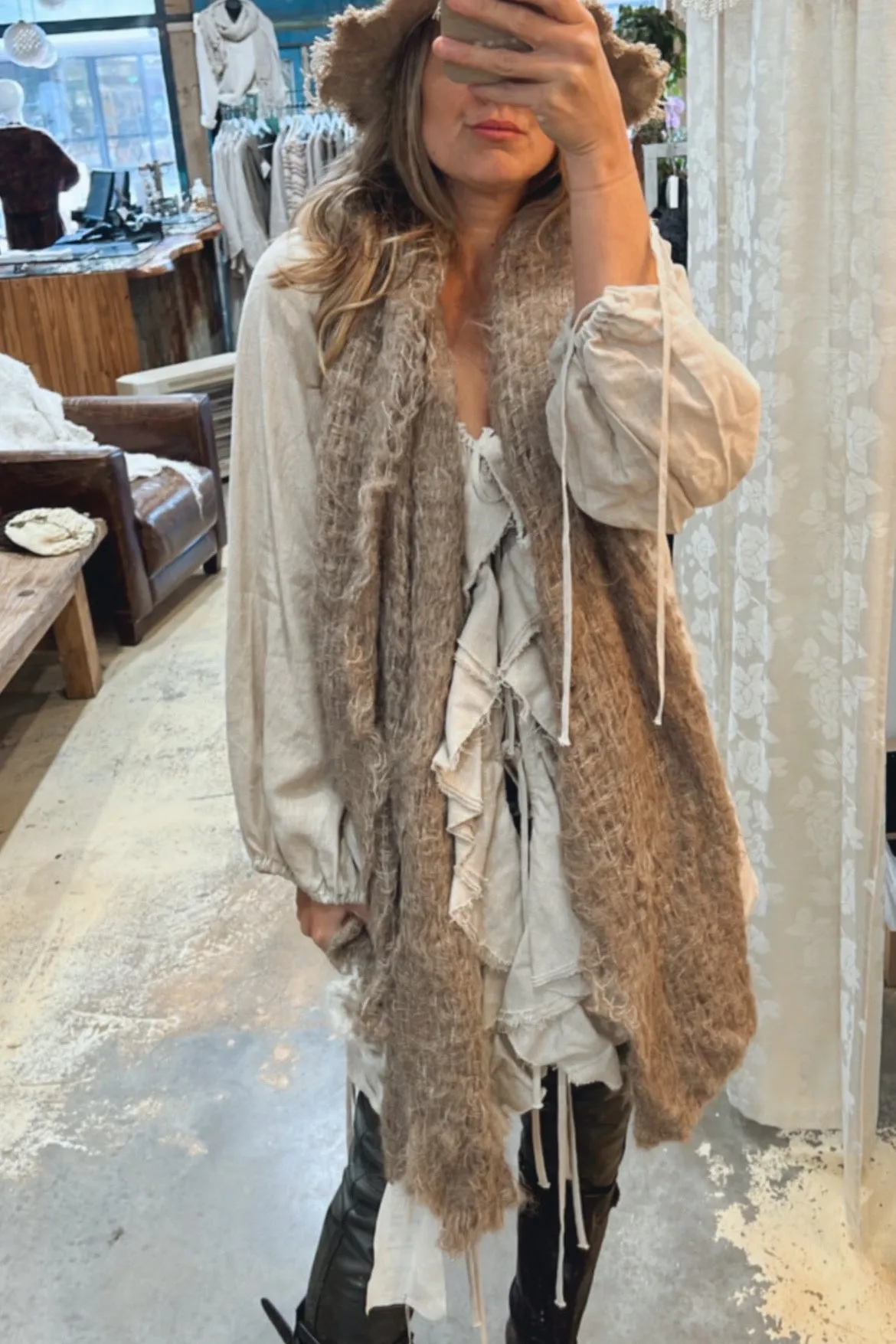 AMANO HANDWOVEN SURI ALPACA